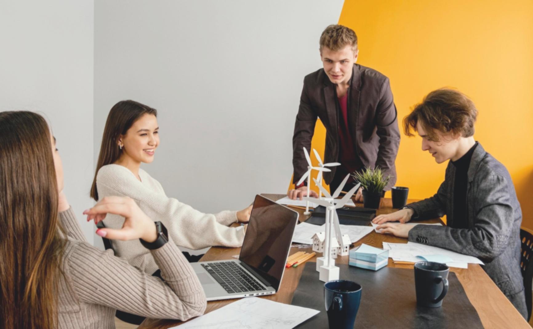 Espace de travail collaboratif pour sessions de formation en analyse financière